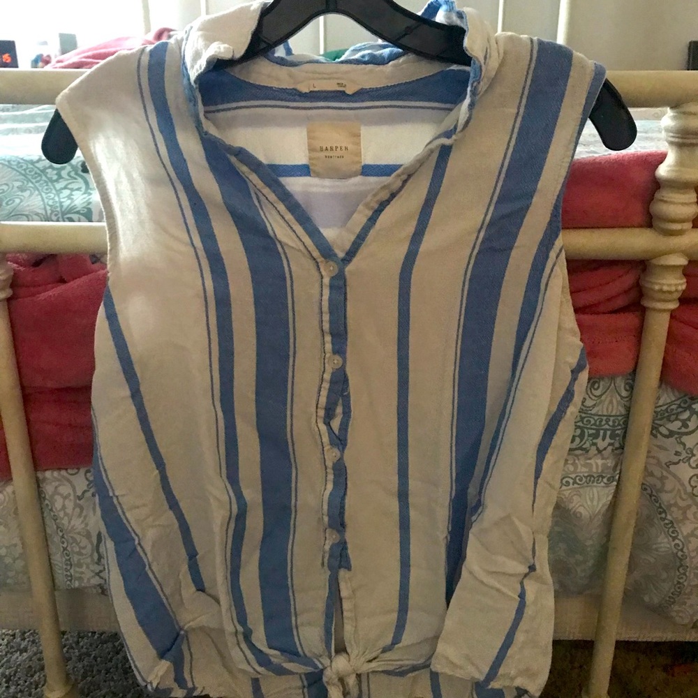 Stripped no sleeve button down tank